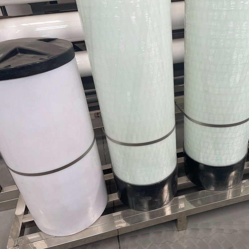 Máquina de filtragem de água de 1000 L / H para água de poço Filtro de areia de carbono Purificador industrial