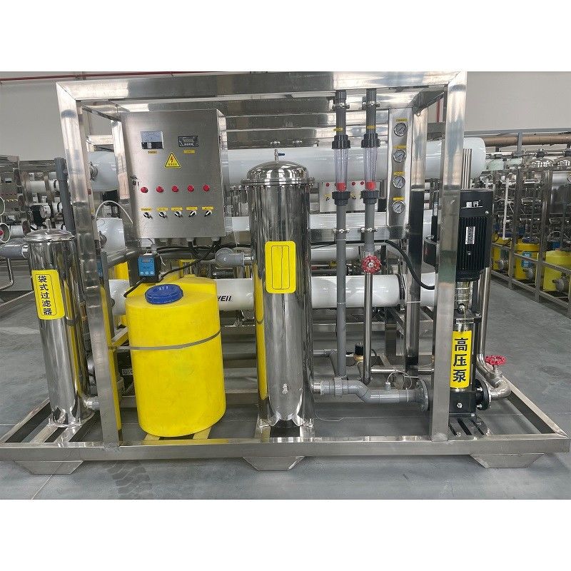 Auto PLC 6m3 por hora Sistema de purificação de filtros de água industrial RO para água salobra