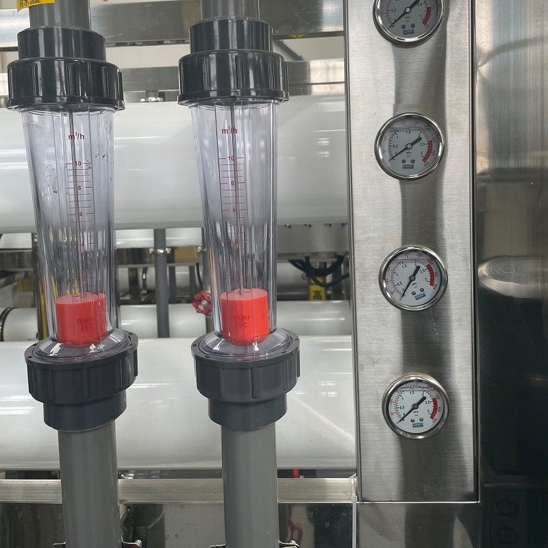 Auto PLC 6m3 por hora Sistema de purificação de filtros de água industrial RO para água salobra