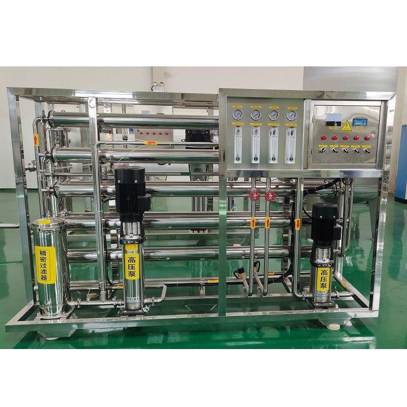 10-40C Temperatura da água Equipamento de purificação de água 2TPH com tratamento RO de dois estágios