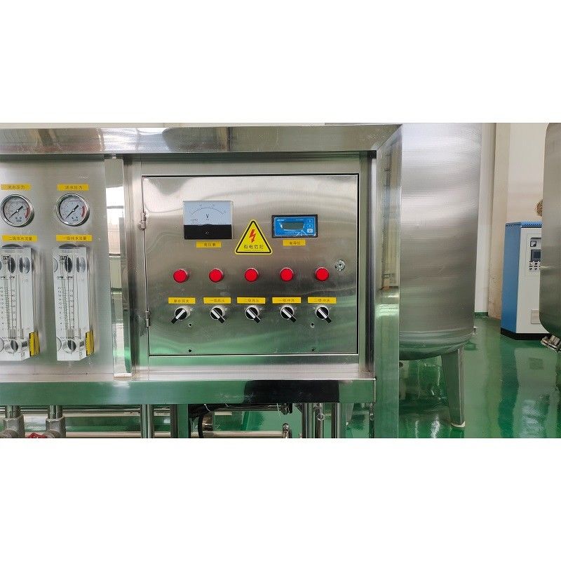 10-40C Temperatura da água Equipamento de purificação de água 2TPH com tratamento RO de dois estágios