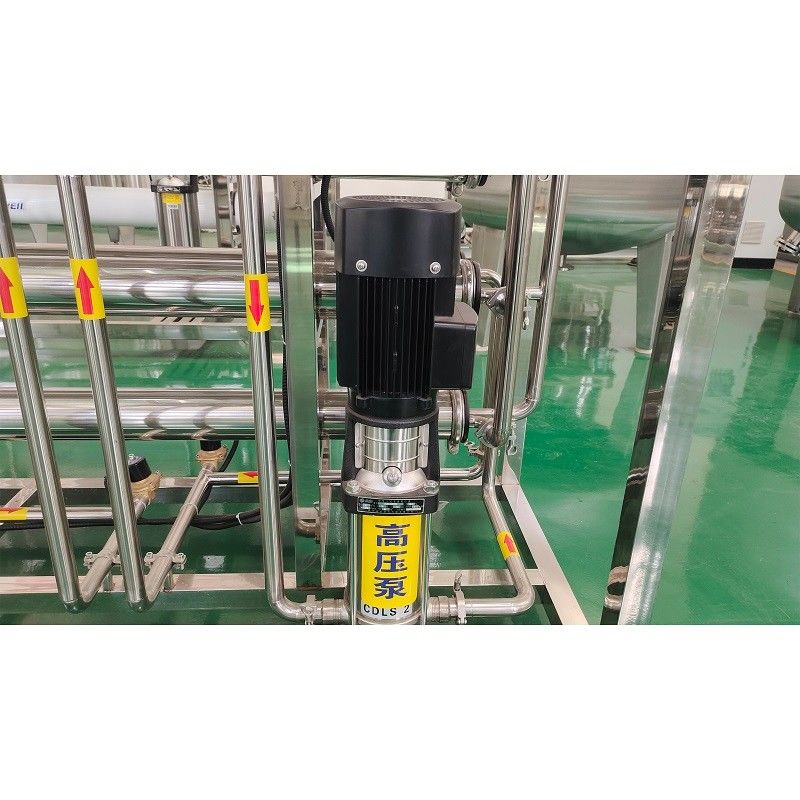 10-40C Temperatura da água Equipamento de purificação de água 2TPH com tratamento RO de dois estágios